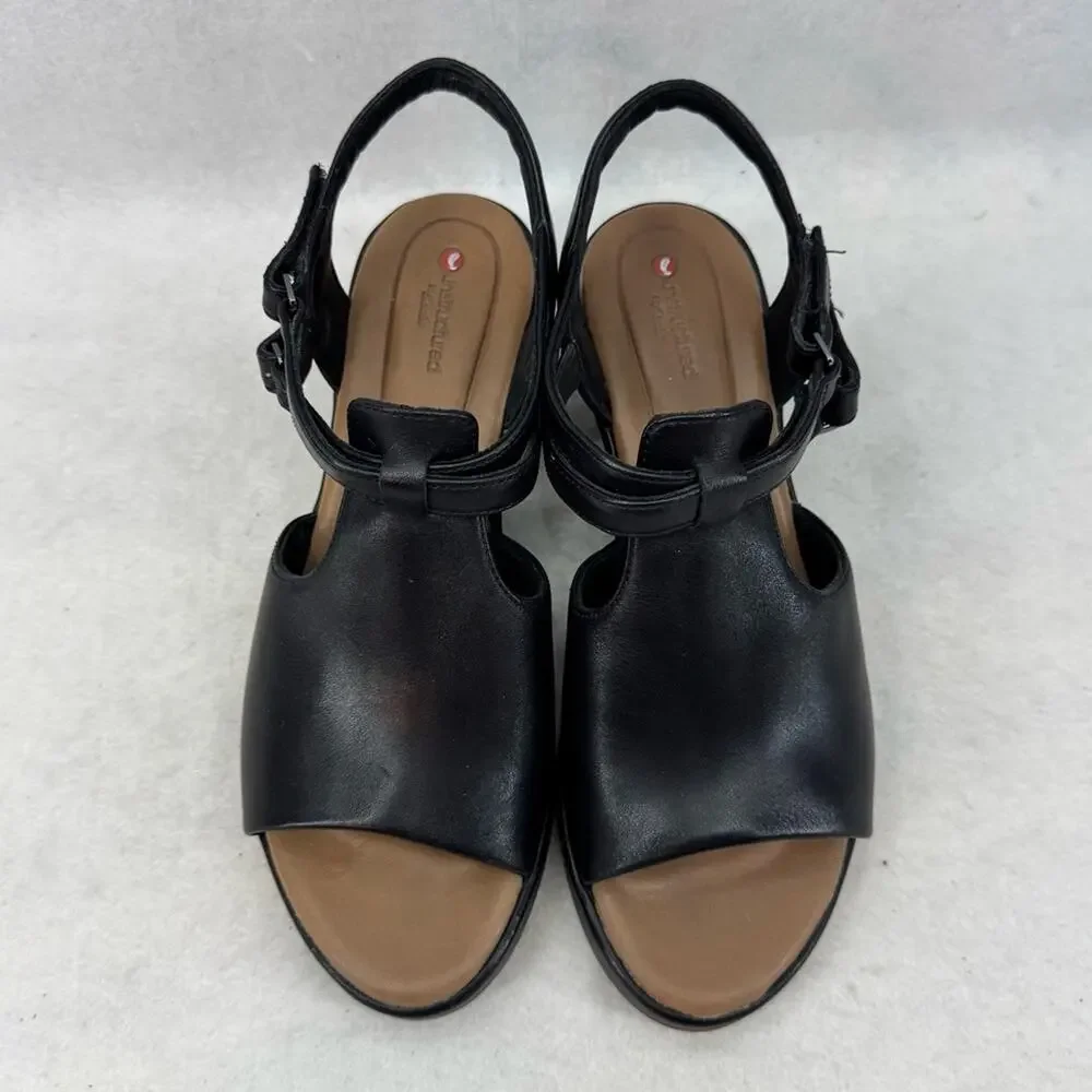 EUC Clarks Unstructured Black Leather Wedges Shoes Heels size 8.5 Worn Once